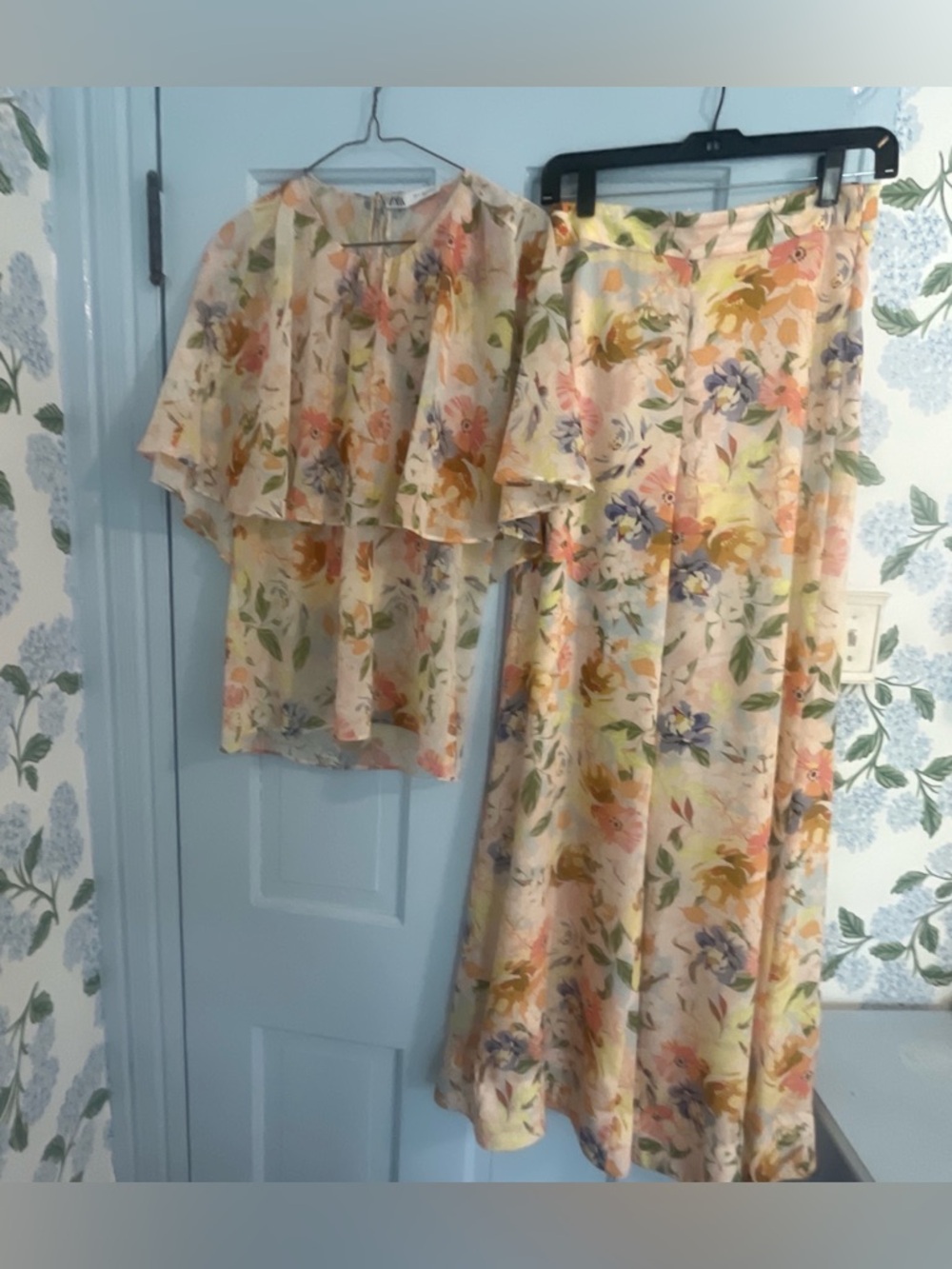 Zara Floral Two-Piece Pants Set in Pastel Yellow & Multicolor